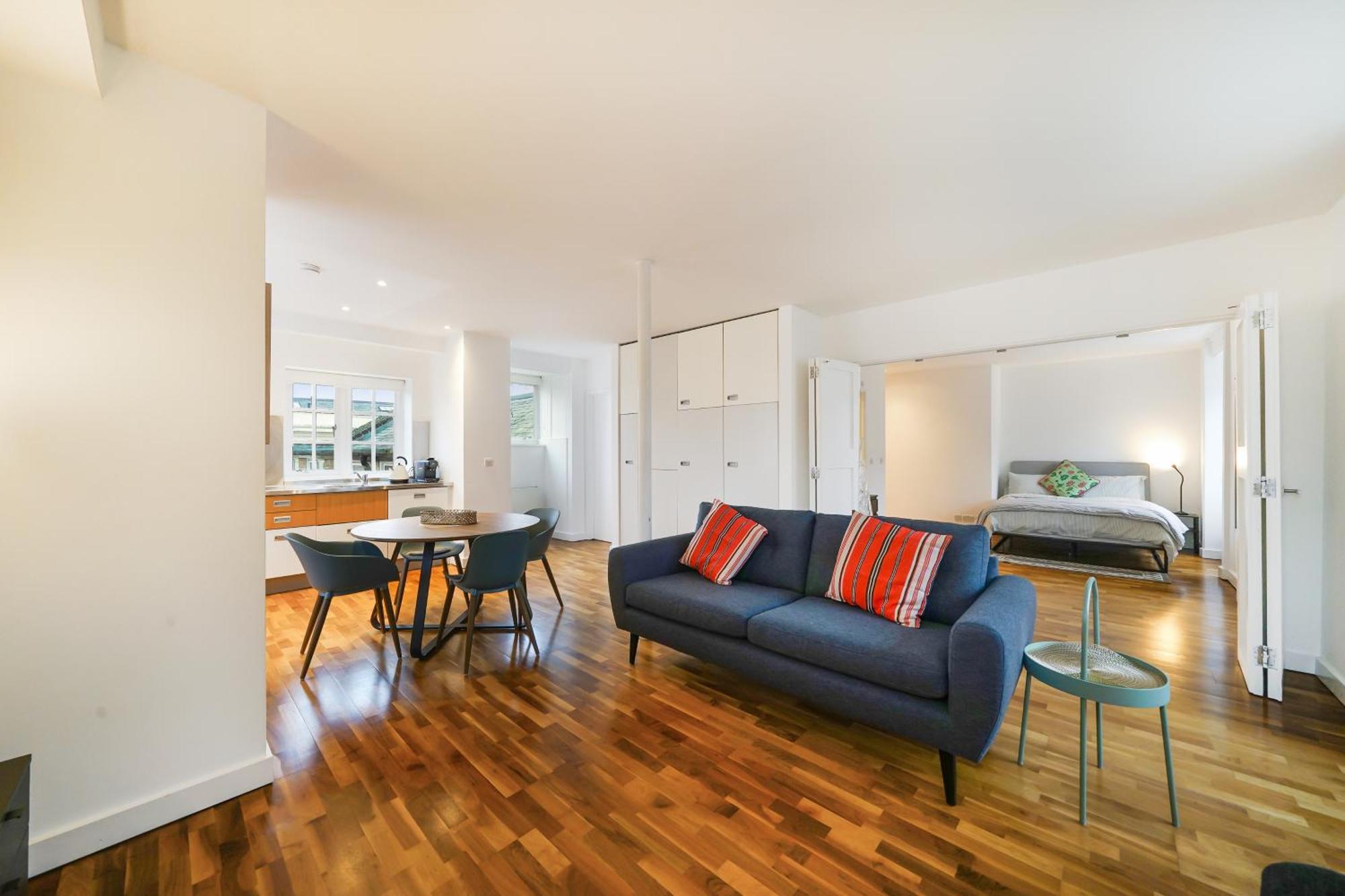 Old St Metro Luxury 1 Bed Free Parking * London